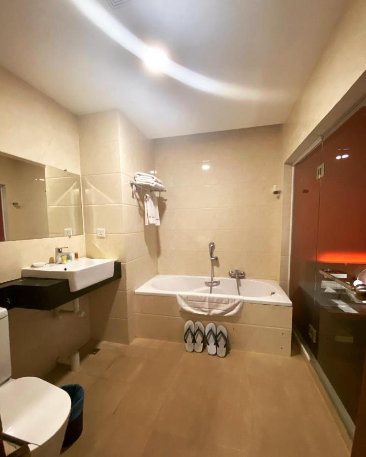 My Dream Hotel Yangon Exterior photo